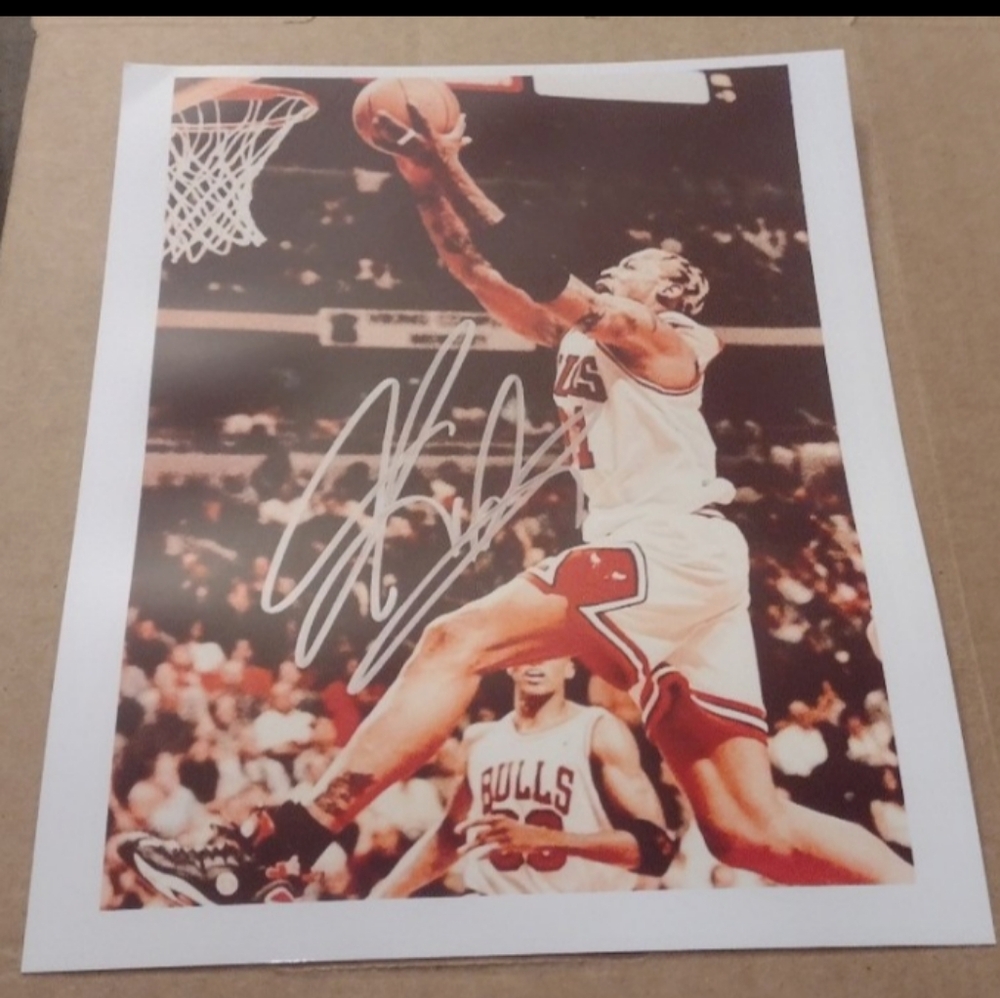 NEW! DENNIS RODMAN CHICAGO BULLS 8.5x11 ULTRA PREMIUM GLOSSY BASKETBALL POSTER!